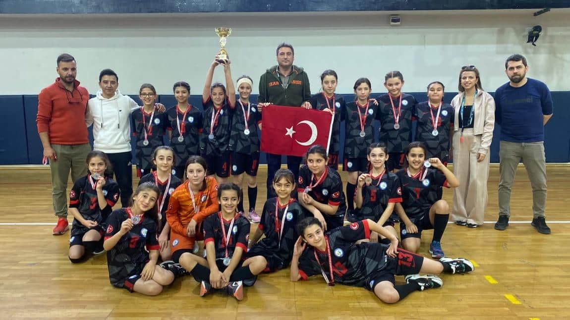 Küçük Kız Hentbol Takımımız İstanbul 2.si